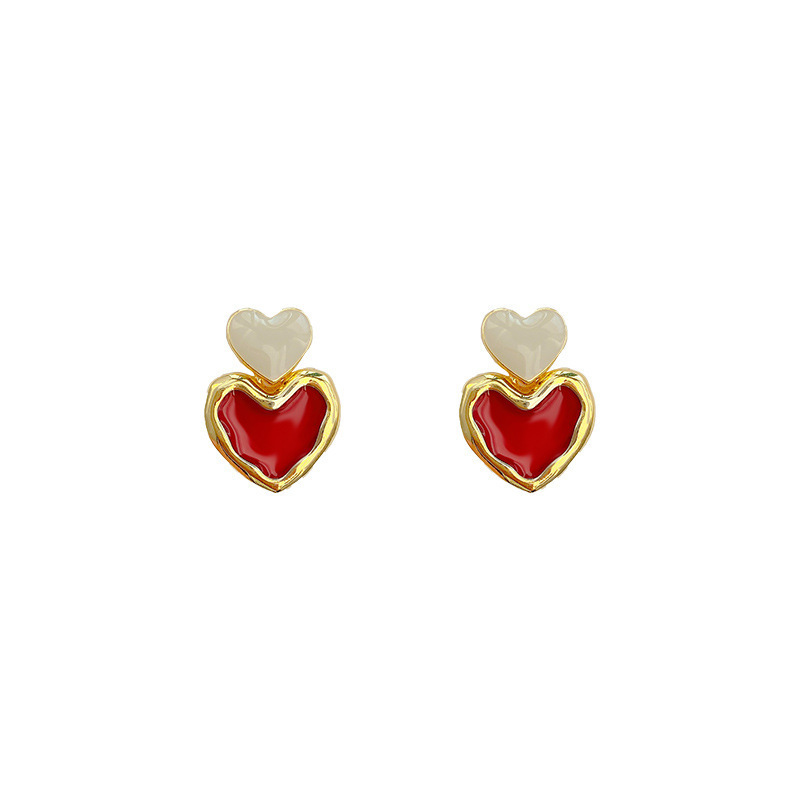 Korean retro wine-red heart-shaped earrings, a high-end Hepburn style for women, a niche and versatile oil-dropping stud earrings and earrings wholesale Item Picture