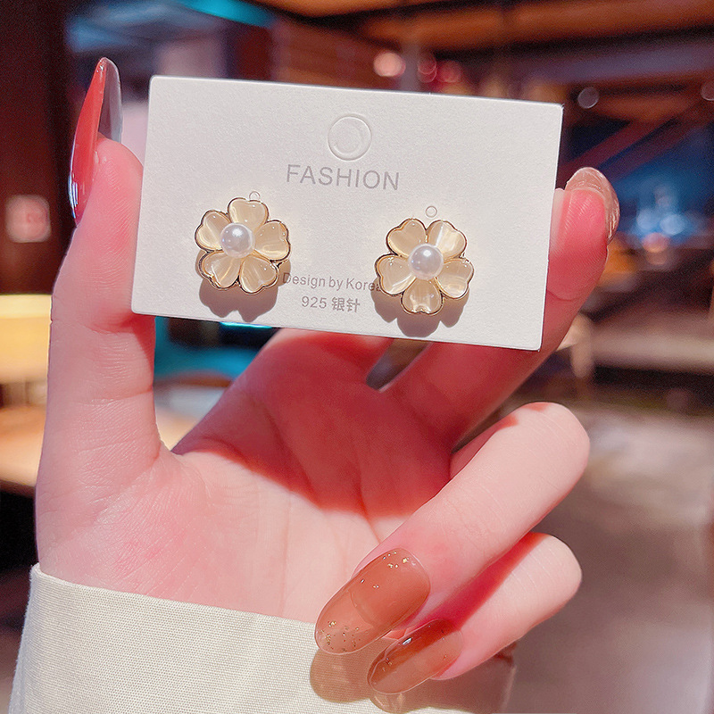 S925 Silver Needle Korean version New Summer cat's eye stone small flower ear studs simple, elegant and fashionable earrings for women Specification drawing