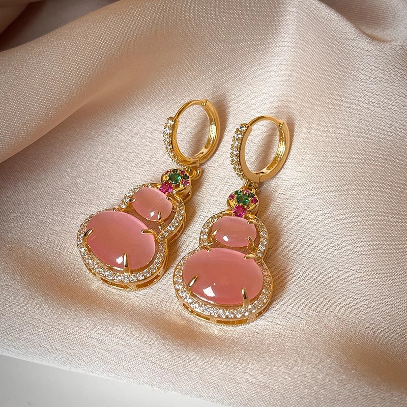 Cat's eye stone gourd earrings for women 2025 New bestseller, high-end and elegant stud earrings, light luxury and niche new Chinese-style earrings Application Scenario