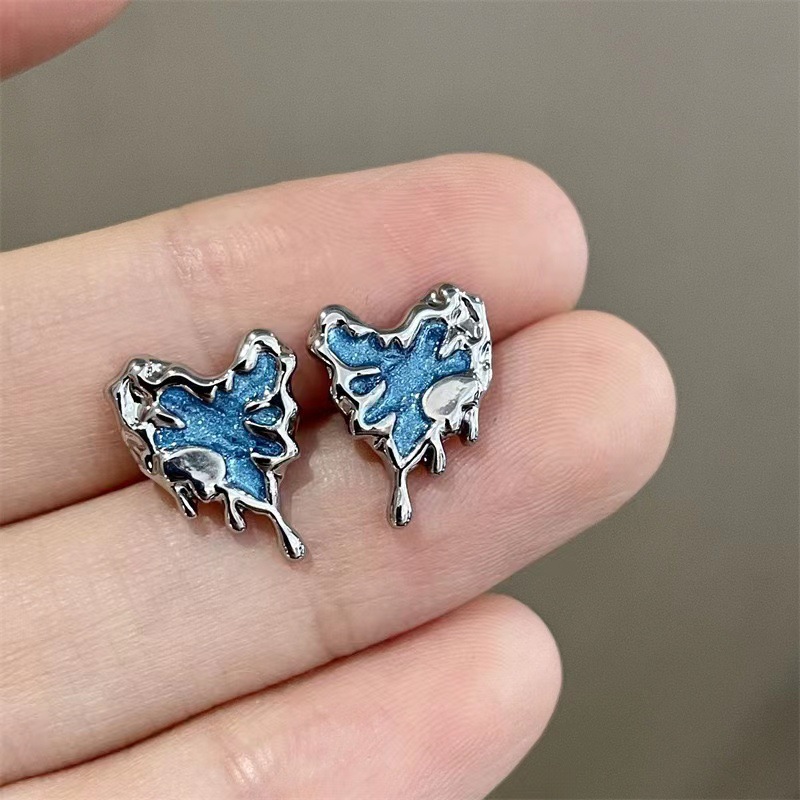S925 Silver Needle blue heart-shaped earrings with a niche design, broken heart-shaped stud earrings, heart-shaped water drop earrings for women full figure