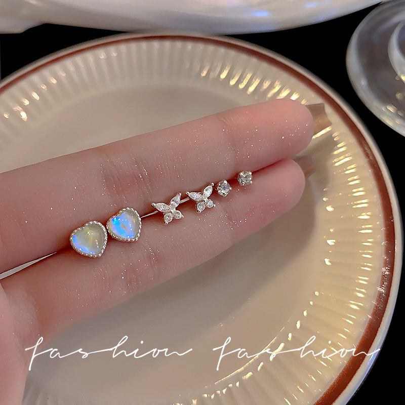 S925 Silver Needle Ear Piercing and Stud Earrings for women Sleep without removing heart-shaped set earrings, niche design, high-end feel, trendy earrings full figure
