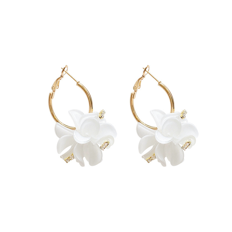 Super fairy-like white flower earrings and ear rings for women, Korean style, fashionable, individual, niche design sense, sweet and elegant, versatile earrings Item Picture