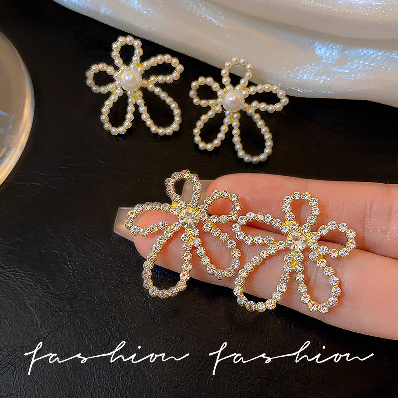 Spring and summer super sparkling water diamond flower stud earrings for women, Korean style ins unique earrings, simple, exquisite, fashionable and versatile earrings Specification drawing