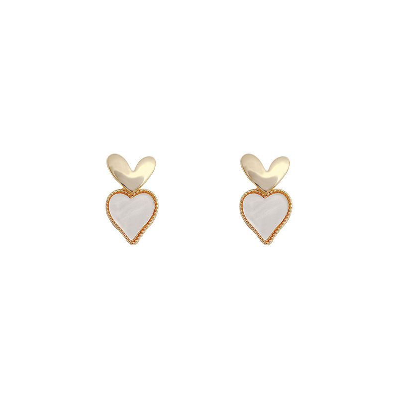 Korean Internet celebrity fashion heart-shaped earrings, women's Instagram style simple and individual stud earrings, cold style mother-of-pearl versatile earrings Item Picture