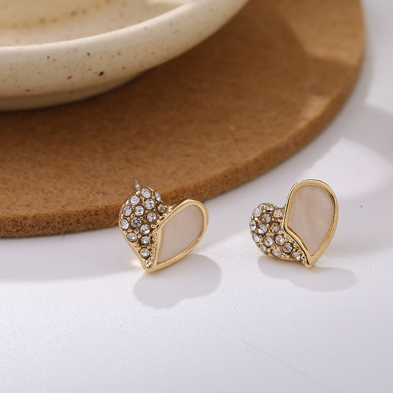 Korean style diamond-encrusted heart-shaped stud earrings S925 silver needle simple and girlish design small earrings details Picture
