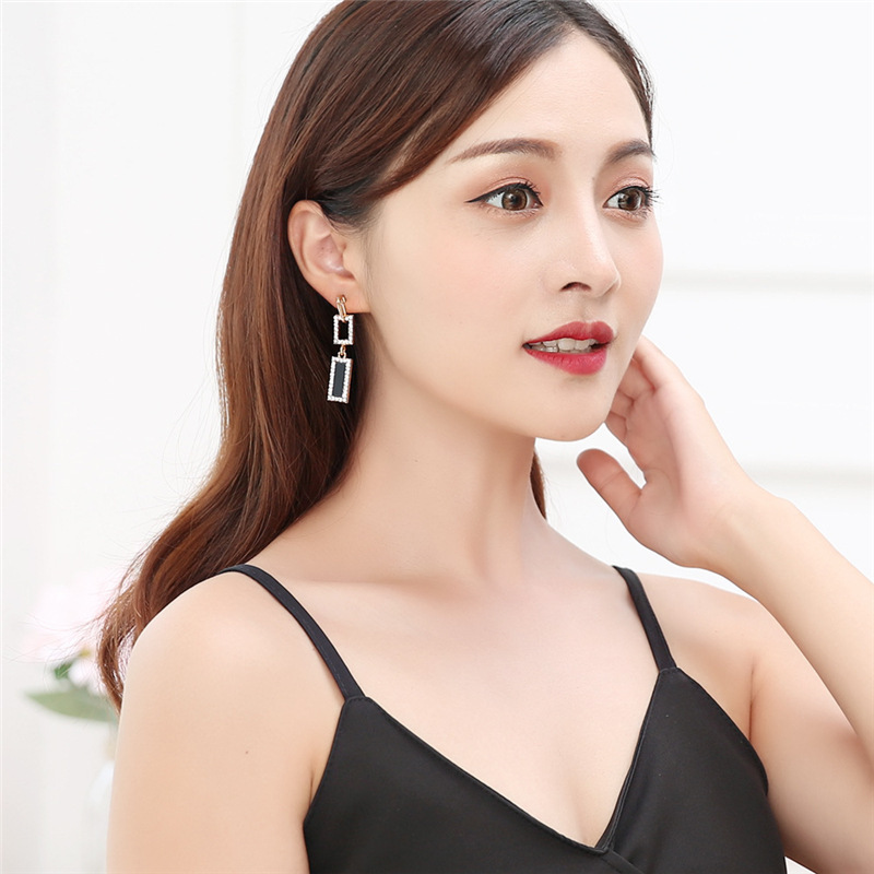 New silver needle geometric double-layer ear buckle trendy accessories, exquisite design, unique diamond-encrusted earrings, black rectangular earrings Application Scenario