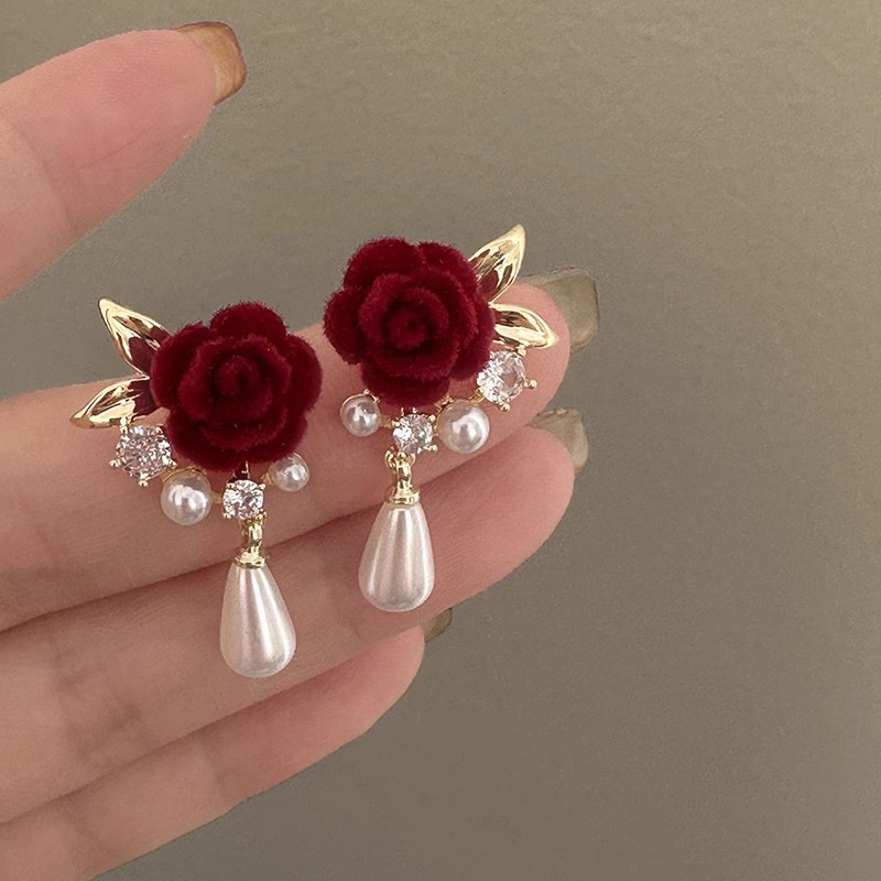 925 Silver Needle Rose French Retro velvet Flower Pearl Earrings, women's light luxury high-end, ethereal and exquisite earrings Application Scenario