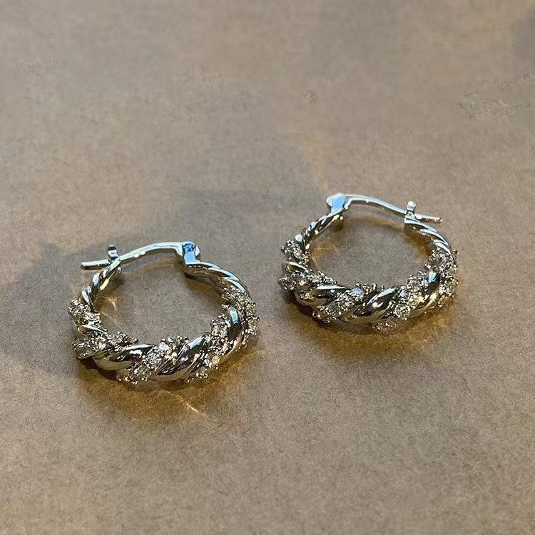 High-end wrapped sparkling diamond ear buckle earrings, light luxury, niche, unique and individual ear studs and earrings, best-selling female Douyin accessories details Picture