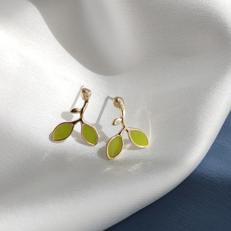 S925 Silver Needle Green Leaf Earrings, cute student, simple girl, fresh green leaf stud earrings details Picture