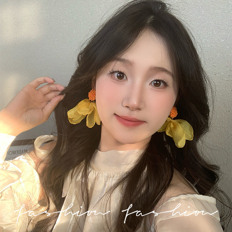 French retro Hong Kong style, super ethereal charm, exaggerated vacation style, fringed chiffon, flower yellow earrings, Korean-style earrings Specification drawing