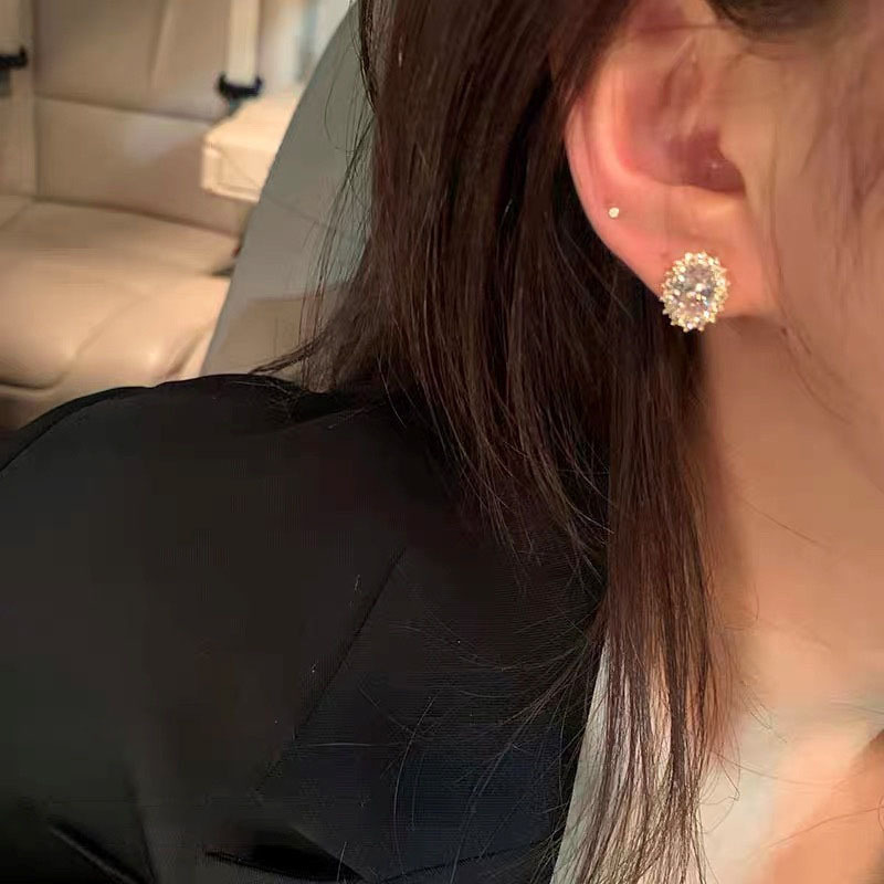 Niche design sense, light luxury, pigeon egg stud earrings, gentle and feminine style earrings, 2022 new trendy earrings and accessories Specification drawing