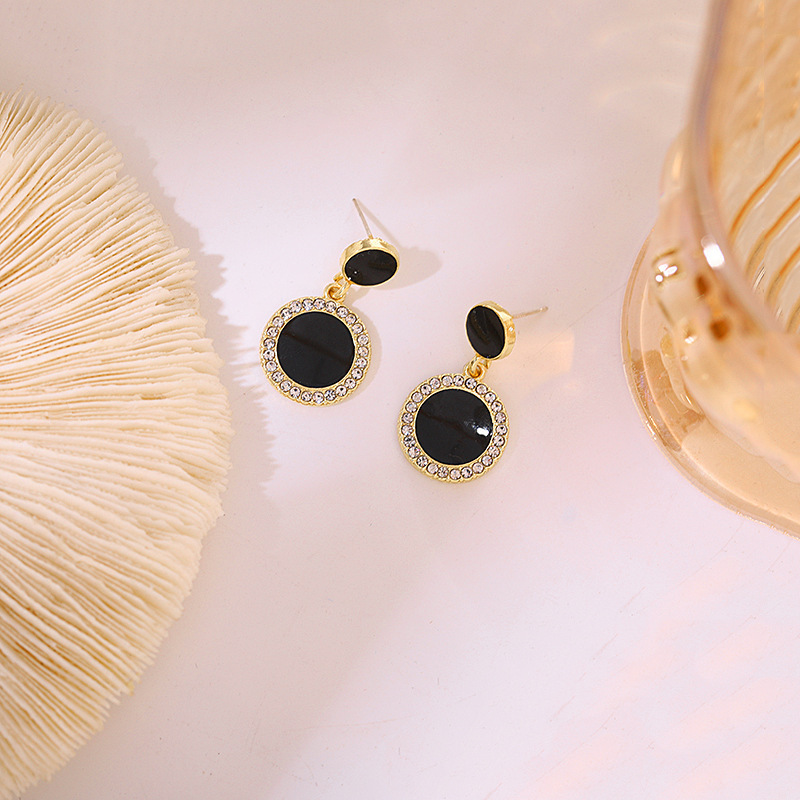 s925 Silver Needle New black circle oil-dripping shiny diamond stud earrings, simple and fashionable style, geometric and grand style Specification drawing