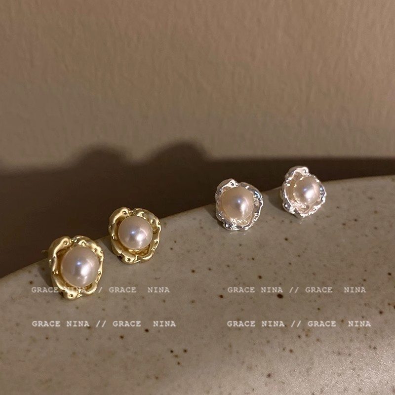 925 Silver needle irregular pearl stud earrings with a niche design sense, fashionable, high-end, unique and individualistic earrings, trendy for women details Picture