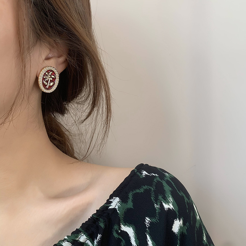 S925 Silver Needle, Korean fashion, retro style, oval flower, red stud earrings, niche design, trendy earrings and earrings full figure