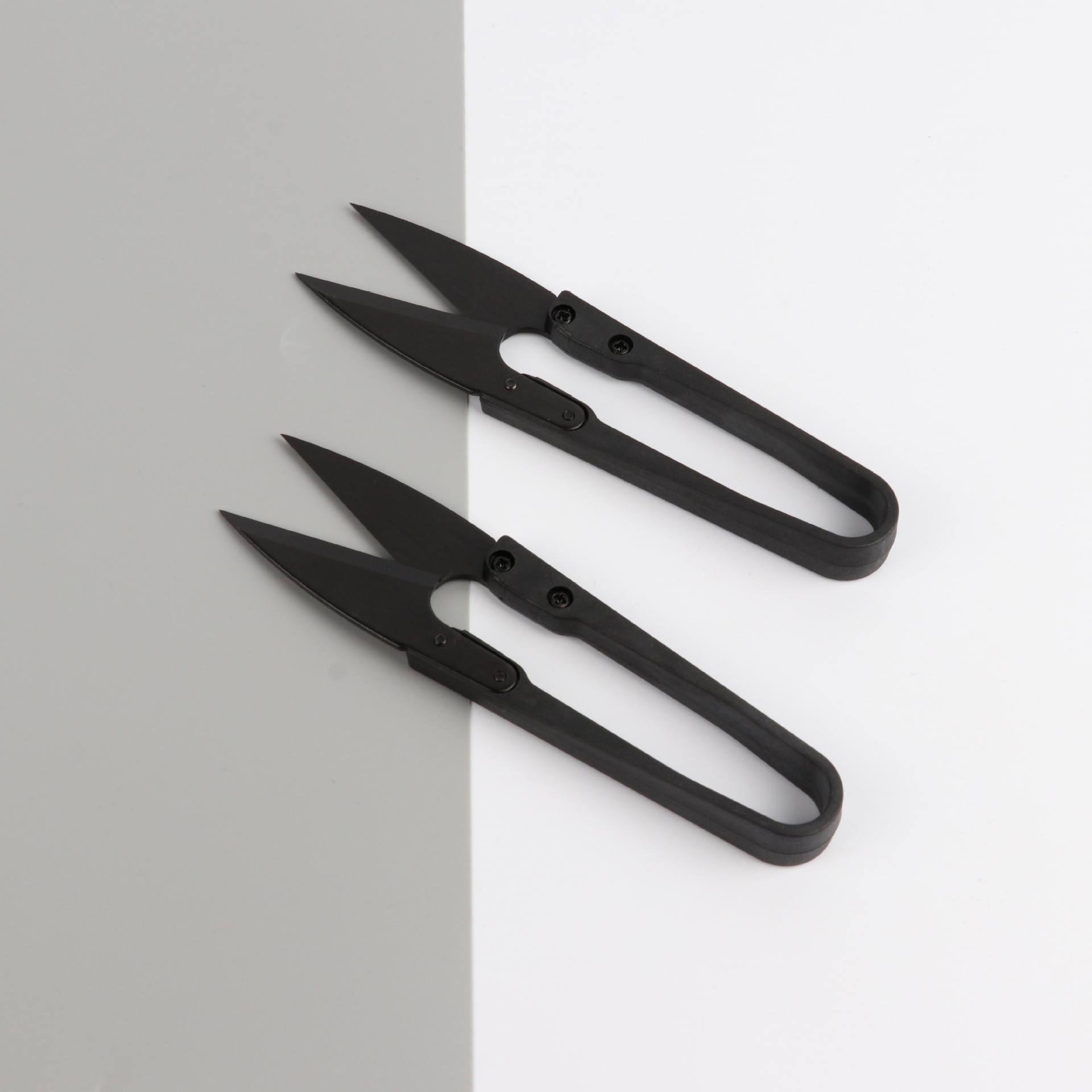Wholesale Kuaikeli yarn scissors, high-quality cross-stitch scissors, U-shaped small scissors, household thread end scissors, high-carbon yarn scissors Specification drawing