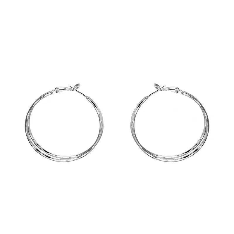Fashionable exaggerated circle earrings for women, high-end, light luxury and niche ear rings, 2024 best-selling trendy earrings wholesale Item Picture