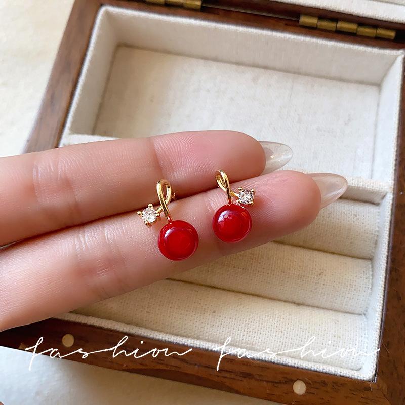Zircon Red Bean Love Stud earrings for women's new 2025 Autumn/Winter collection: A niche, light luxury, high-end and elegant earpiece full figure