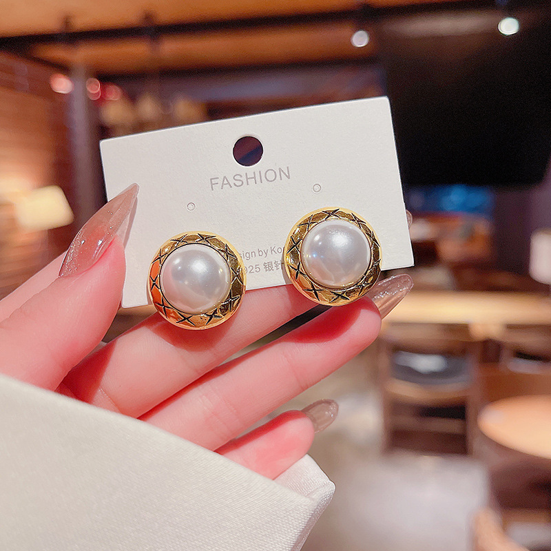 European and American style retro circle earrings, women's S925 silver needle design, cold style stud earrings and accessories wholesale details Picture