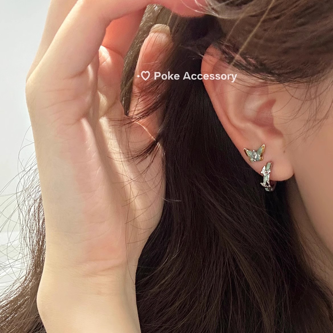 Mint green glazed butterfly earrings, a new Chinese-style ear stud and ear buckle with a light luxury and high-end feel for women. Unique and niche ear rings and earrings full figure