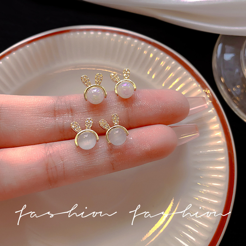 s925 silver needle diamond-encruted cute little rabbit earrings, women's high-end, simple cat's eye stone exquisite light luxury stud earrings full figure