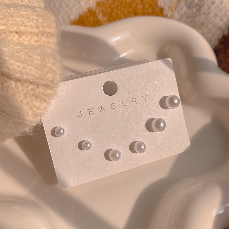 Mini simple pearl stud earrings set, Japanese and Korean style versatile ear piercing earrings for women S925 silver needle earrings wholesale Application Scenario