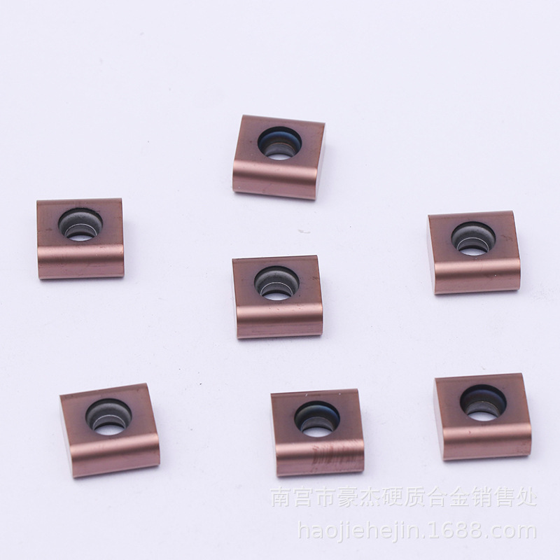 Hard alloy inserts SC30 milling cutters, diamond hard alloy indexable surface rough milling inserts LNE336R01-M1 Application Scenario