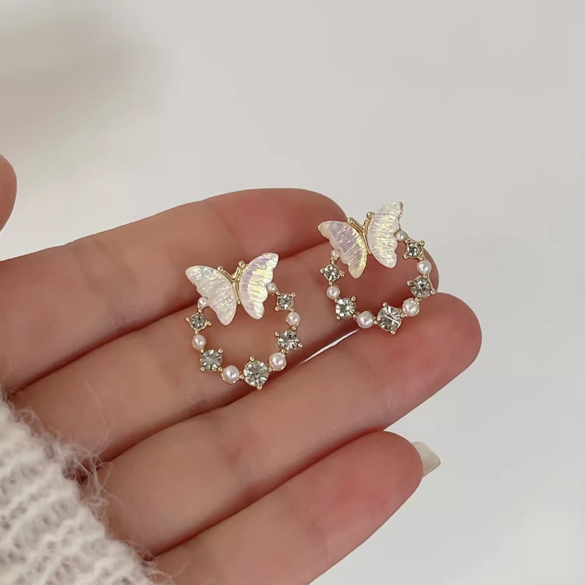 Gentle and ethereal butterfly pearl earrings for women, 925 silver needle, sweet and elegant stud earrings, 2024 new trendy earrings Specification drawing