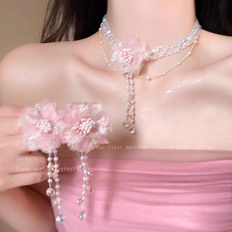 Vacation-style romantic pink crystal flower pearl earrings for women, a light luxury and high-end feel, super ethereal dopamine temperament earrings full figure