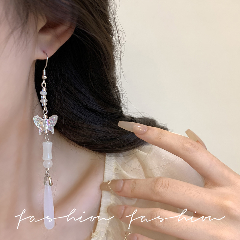 Imitation jade Chinese-style style earrings, new Chinese-style butterfly earrings for women, long exaggerated tassel earrings, high-end ear hooks Application Scenario