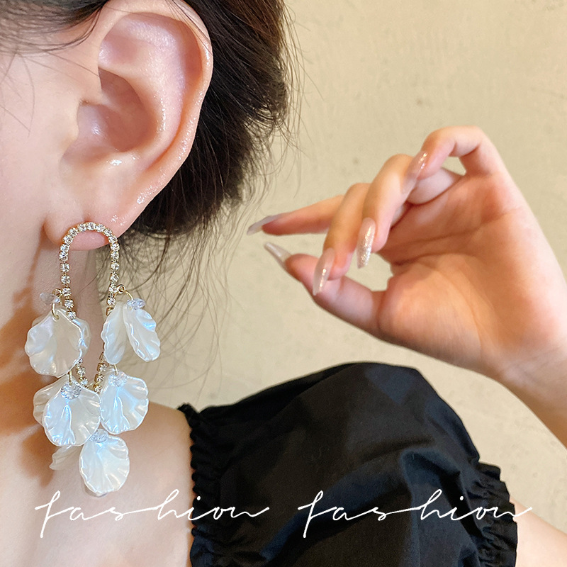 Super fairy petal tassel stud earrings for women, a light luxury and high-end French niche earring, a new 2024 bestseller with a unique style Application Scenario