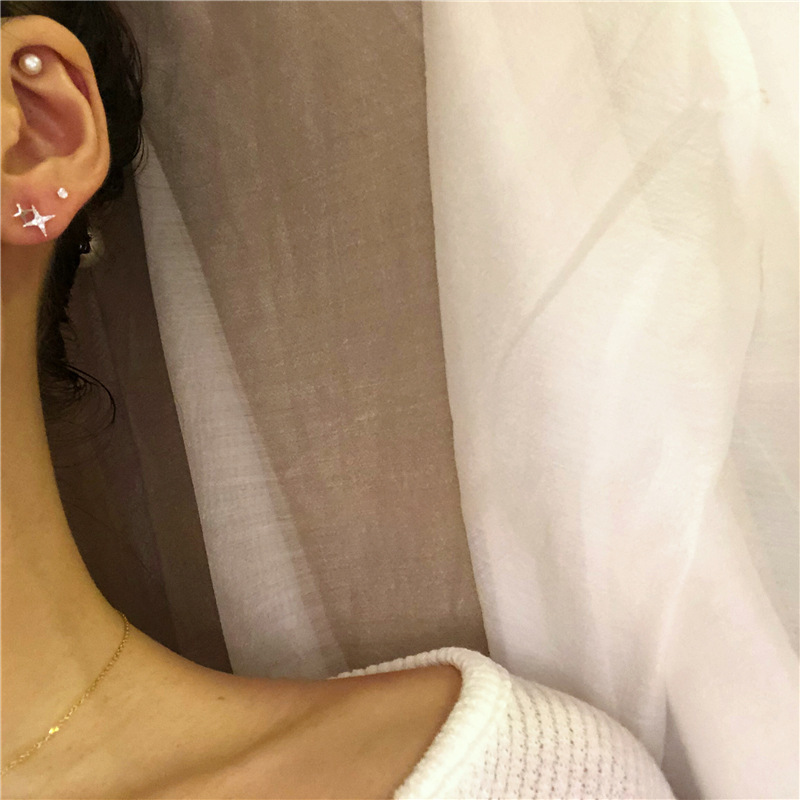Korean Dongdaemun S925 Silver Needle Star Small Ear Stud anti-Allergy fashionable and Elegant earrings Women's ear bone stud Application Scenario