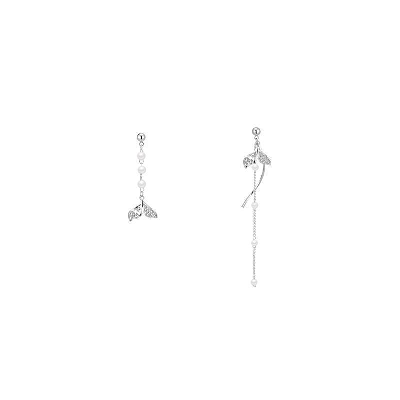 The S925 silver needle fishtail asymmetrical tassel earrings exude a sense of elegance and sophistication. They are light luxury stud earrings that are popular online and versatile Item Picture