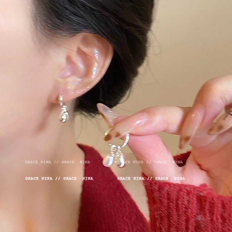 Gentle dual-wear pearl pendant light luxury earring earrings 2025 new bestseller, high-end and versatile earrings for women full figure