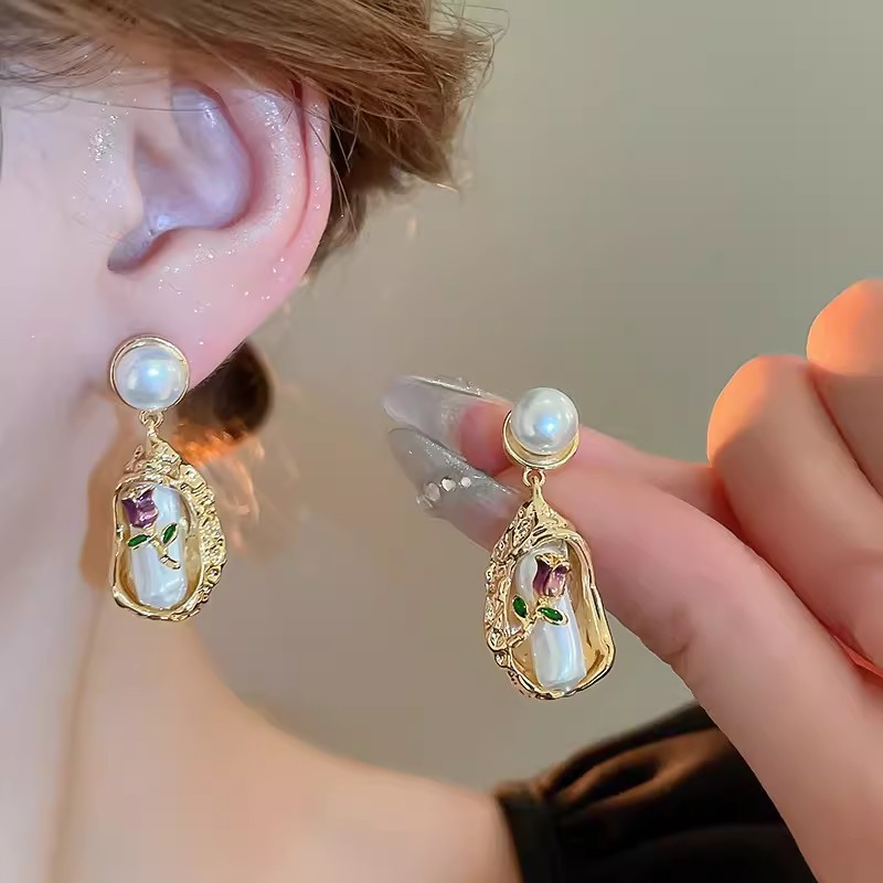 Rose irregular pearl earrings for women, French retro court style earrings, light luxury and high-end unique earrings details Picture