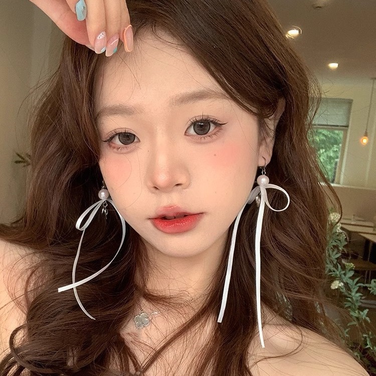 The same design as South Korea's Cho Mi-yeon, featuring high-end Instagram-tied bow earrings, stud earrings, bell pendants and ribbon for women details Picture