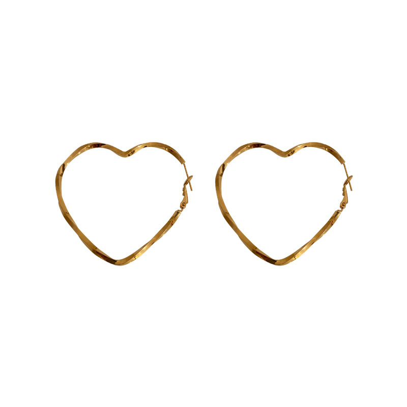 s925 Silver needle European and American heart-shaped earrings, a fashionable retro metal exaggerated ear ring for women, with a cold style and a unique personality Item Picture