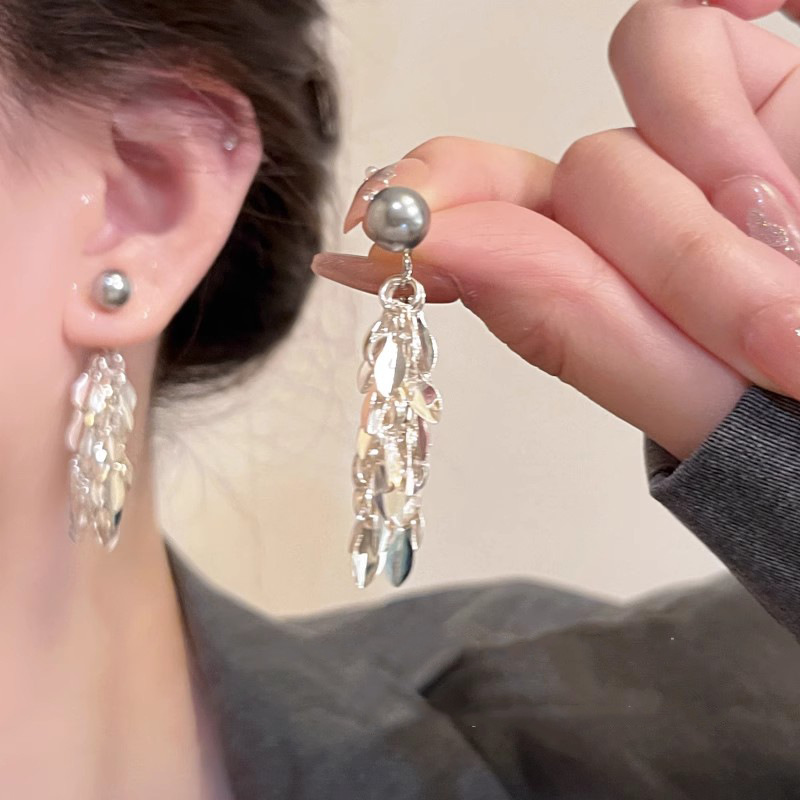 Tassel, wheat ear, grey pearl stud earrings for women, unique and exaggerated earrings, light luxury and high-end, niche design, unique earrings details Picture