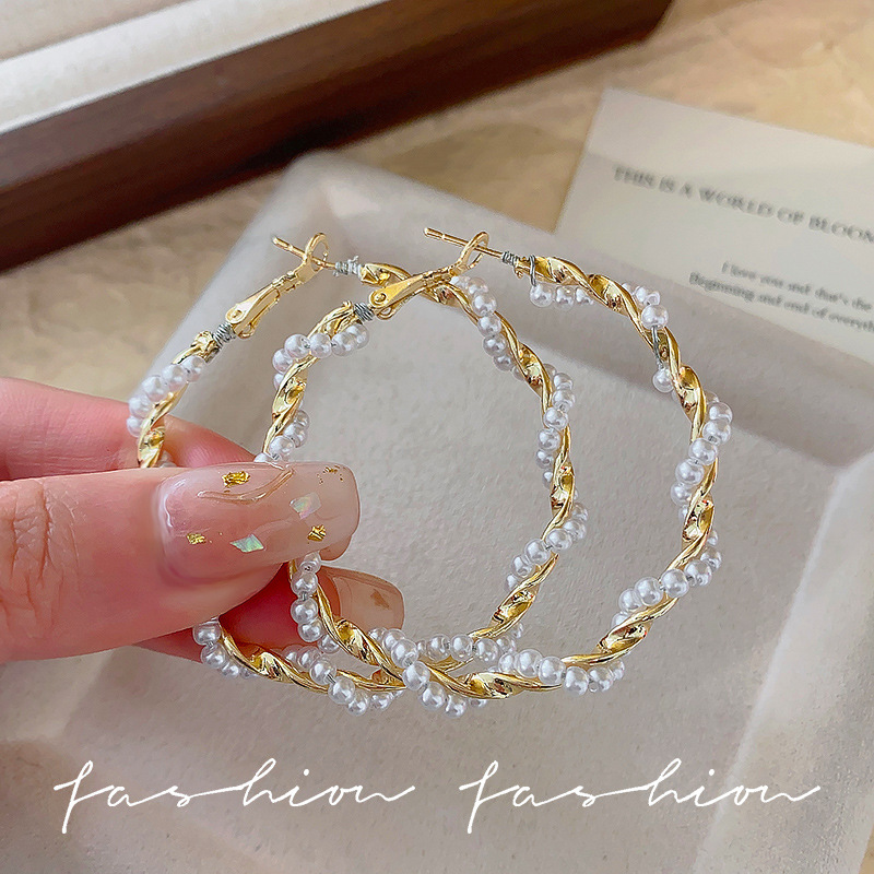 European and American wrapped pearl metal ring earrings, ins, Korean Dongdaemun round face slimming exaggerated geometric earrings Specification drawing