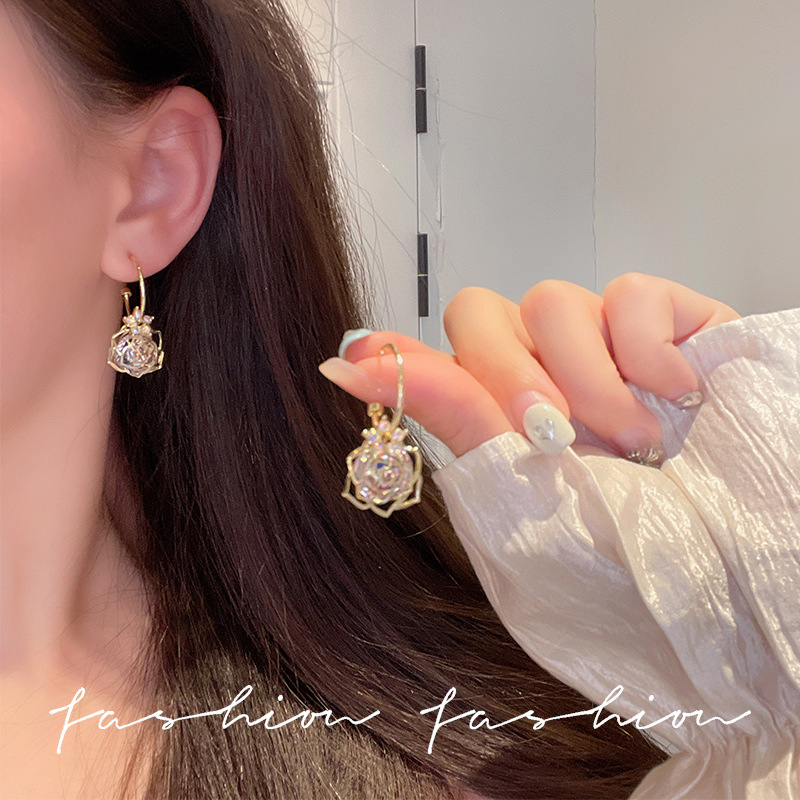 Hollowed-out rose ball earrings, long Instagram-style light luxury earrings, 2025 new trendy earrings that can make your face slimmer Application Scenario