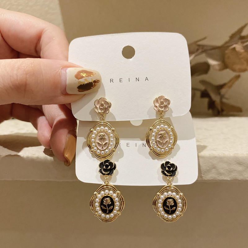 S925 Silver needle retro gentle rose pearl earrings with a sweet and elegant touch, oval geometric personality pearl stud earrings full figure