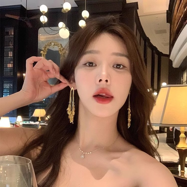 Golden long tassel wheat ear earrings, women's light luxury and high-end fashion stud earrings, niche unique and exaggerated style earrings details Picture
