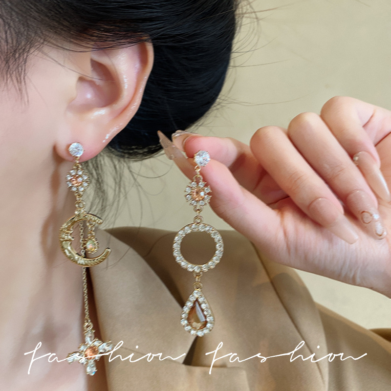 925 Silver Needle, European and American fashion, asymmetrical long, elegant and exaggerated earrings, Baroque tassel, Sun and moon, internet-famous earrings Application Scenario
