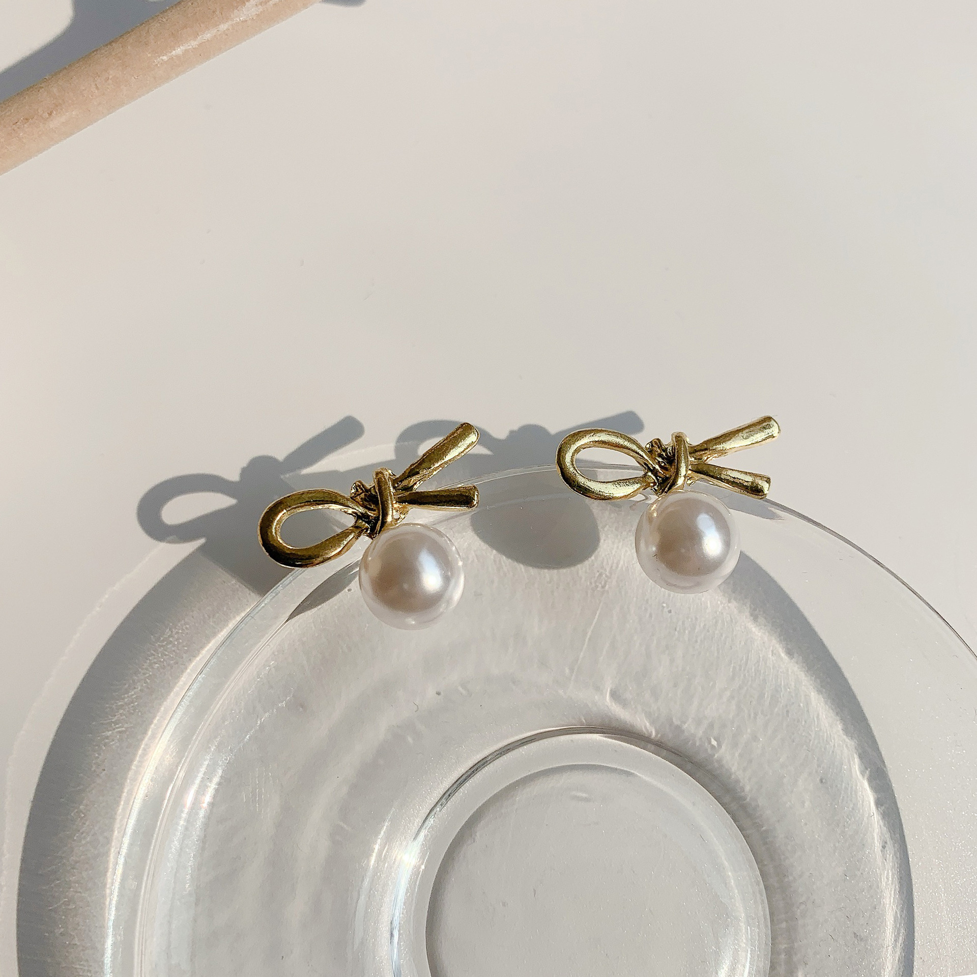 s925 Silver needle InS-style pearl knot earrings for girls, cute and sweet Korean students, versatile bow stud earrings for girls Specification drawing