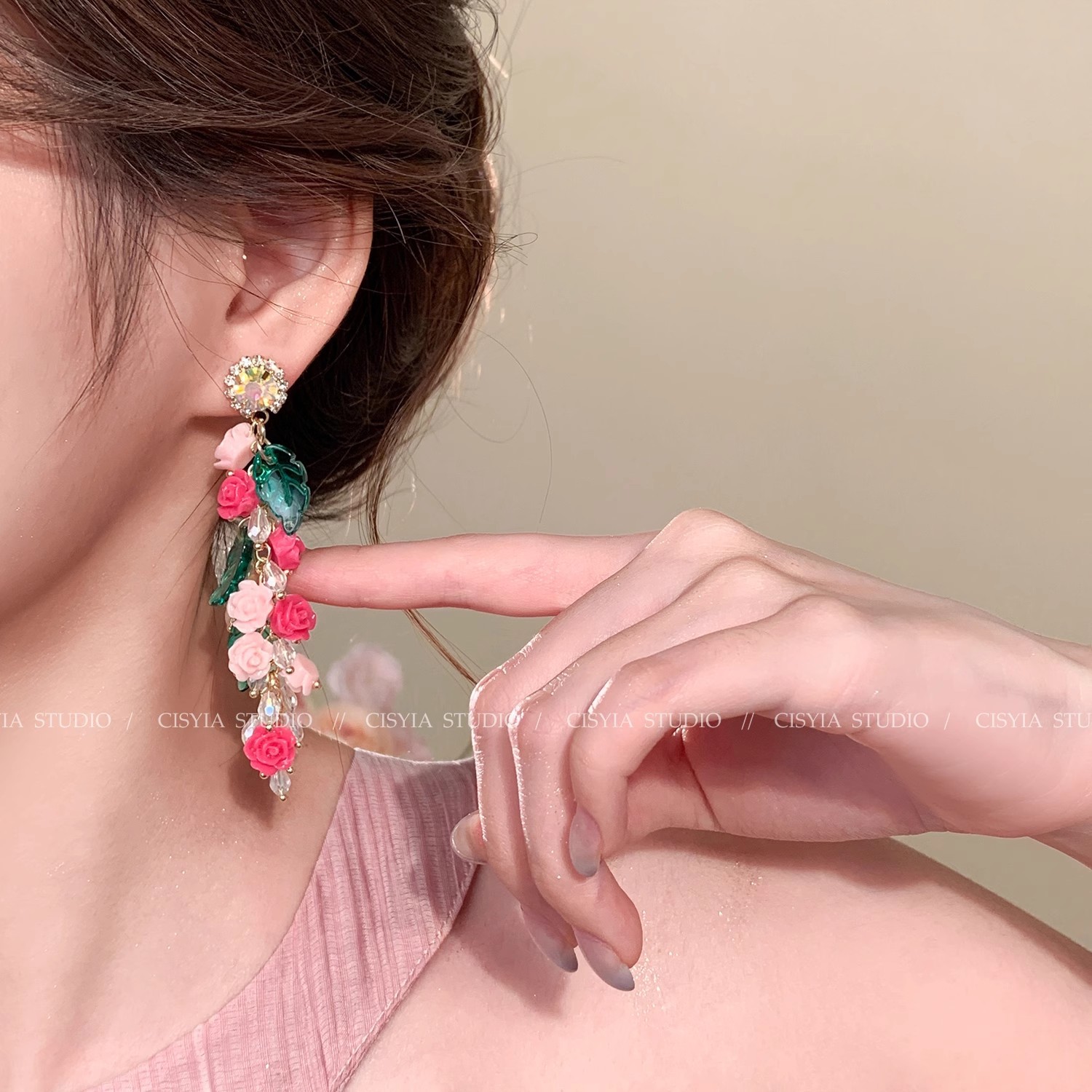 Colorful dopamine tassel earrings for women, new Spring/Summer 2025 style, high-end and elegant floral earrings, round face stud earrings Specification drawing