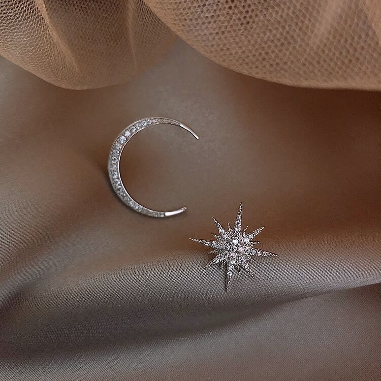 925 Silver Needle Earrings, Star and Moon Earrings, asymmetrical ear pendants, ear studs, popular and elegant female earrings Specification drawing