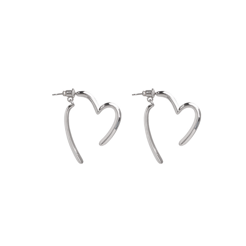 S925 Silver Needle Light Luxury heart-shaped earrings for women, simple and cold style ear rings, niche design sense, versatile earrings Item Picture