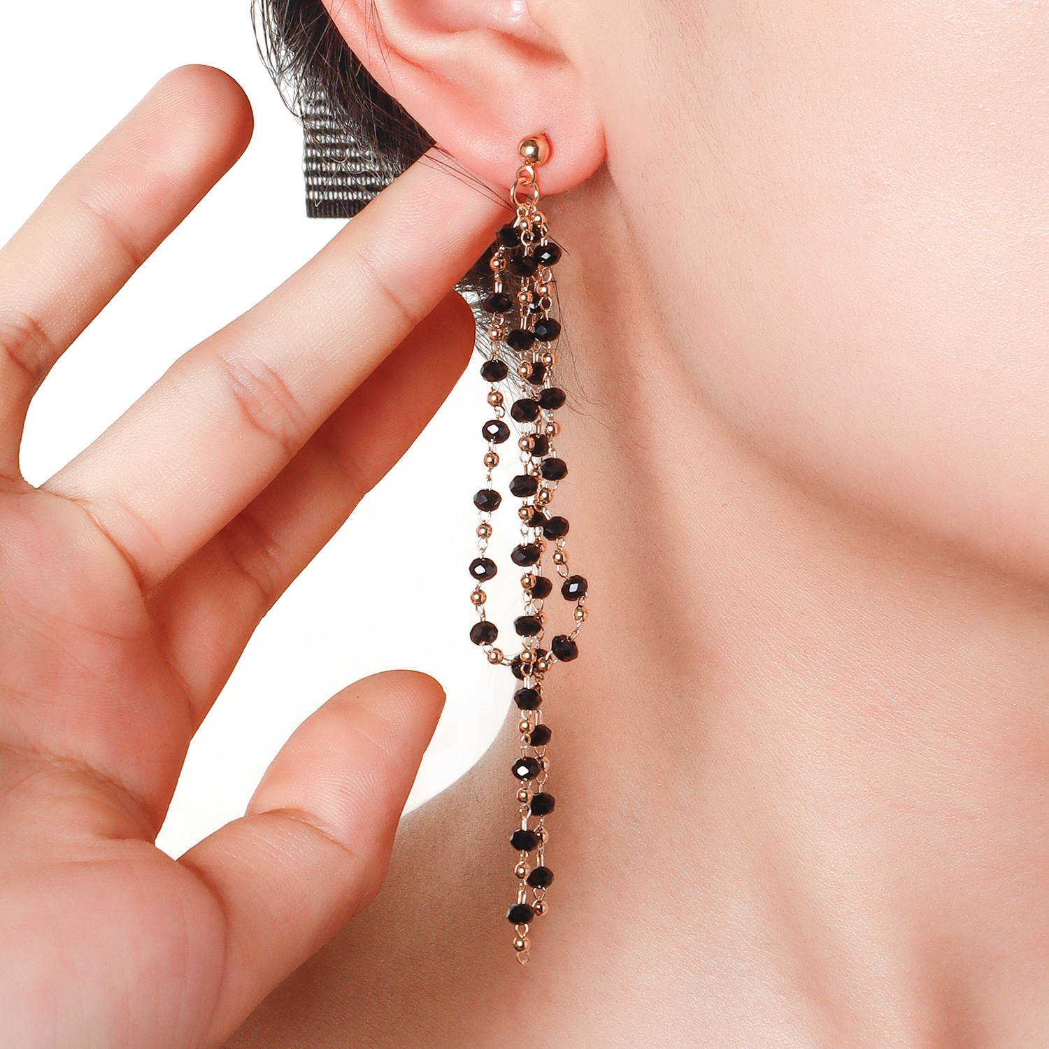 Wholesale of long fringed crystal earrings from Europe and America, niche and trendy in Instagram style, stud earrings and pendants, and elegant earrings details Picture