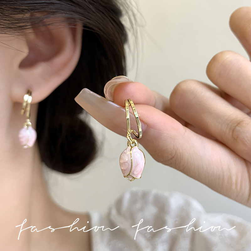 Oil paint-like glazed pink flower earrings, long tulip earrings for women, fresh and French style, simple stud earrings details Picture
