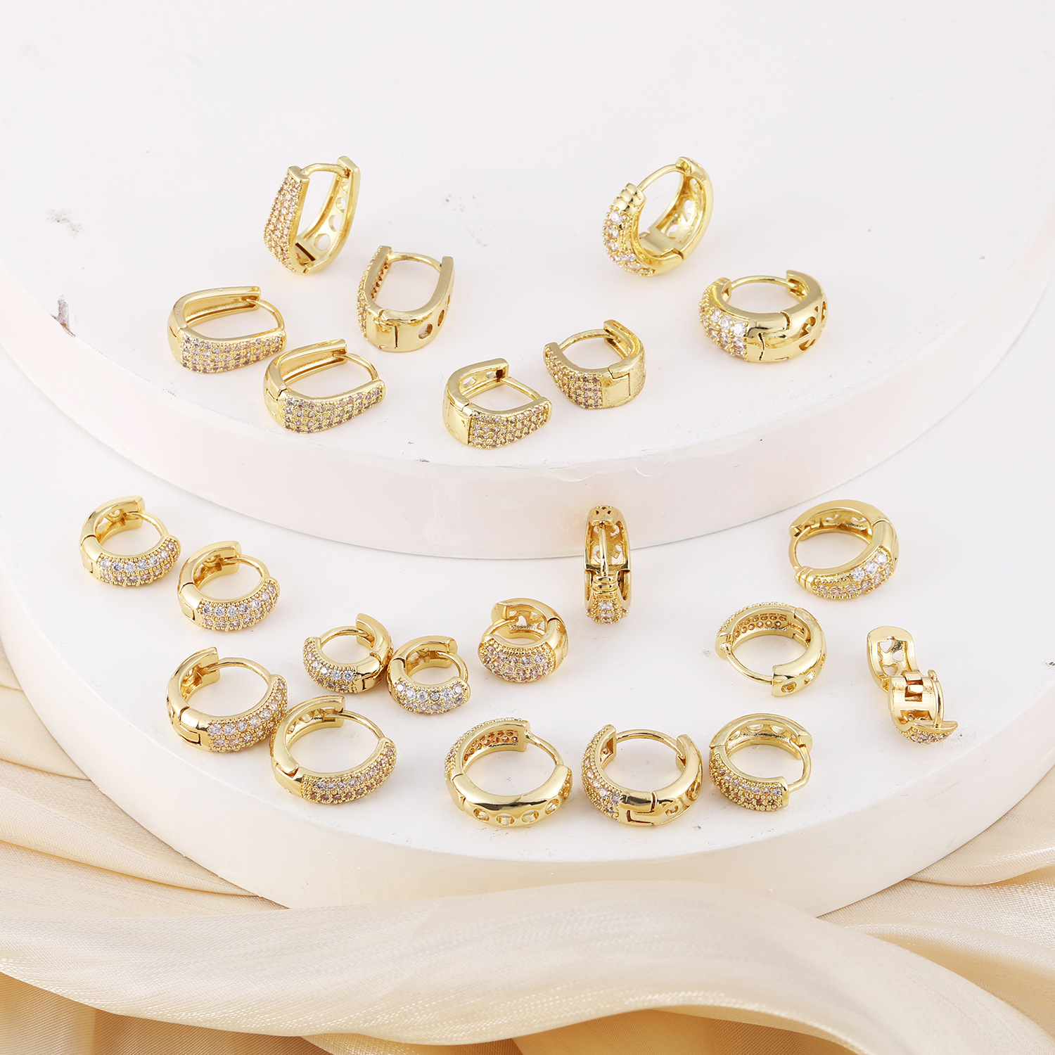 European and American cross-border jewelry, personalized, fashionable and elegant zircon copper ear buckles, slightly inlaid zircon niche high-end women's earrings Specification drawing