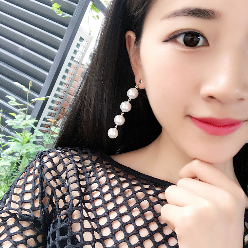 Fashionable and cute pearl tassel long earrings, Korean versatile, simple and elegant earrings, earrings and stud earrings for women Application Scenario